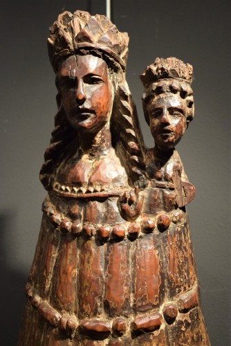 XVIe siècle et avant - Vierge à l'Enfant, sculpture en bois Hispanique Médiévale
